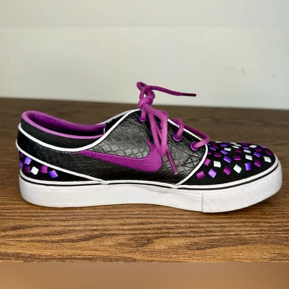 Nike SB Stefan Janoski Doernbecher Sneakers Size Youth